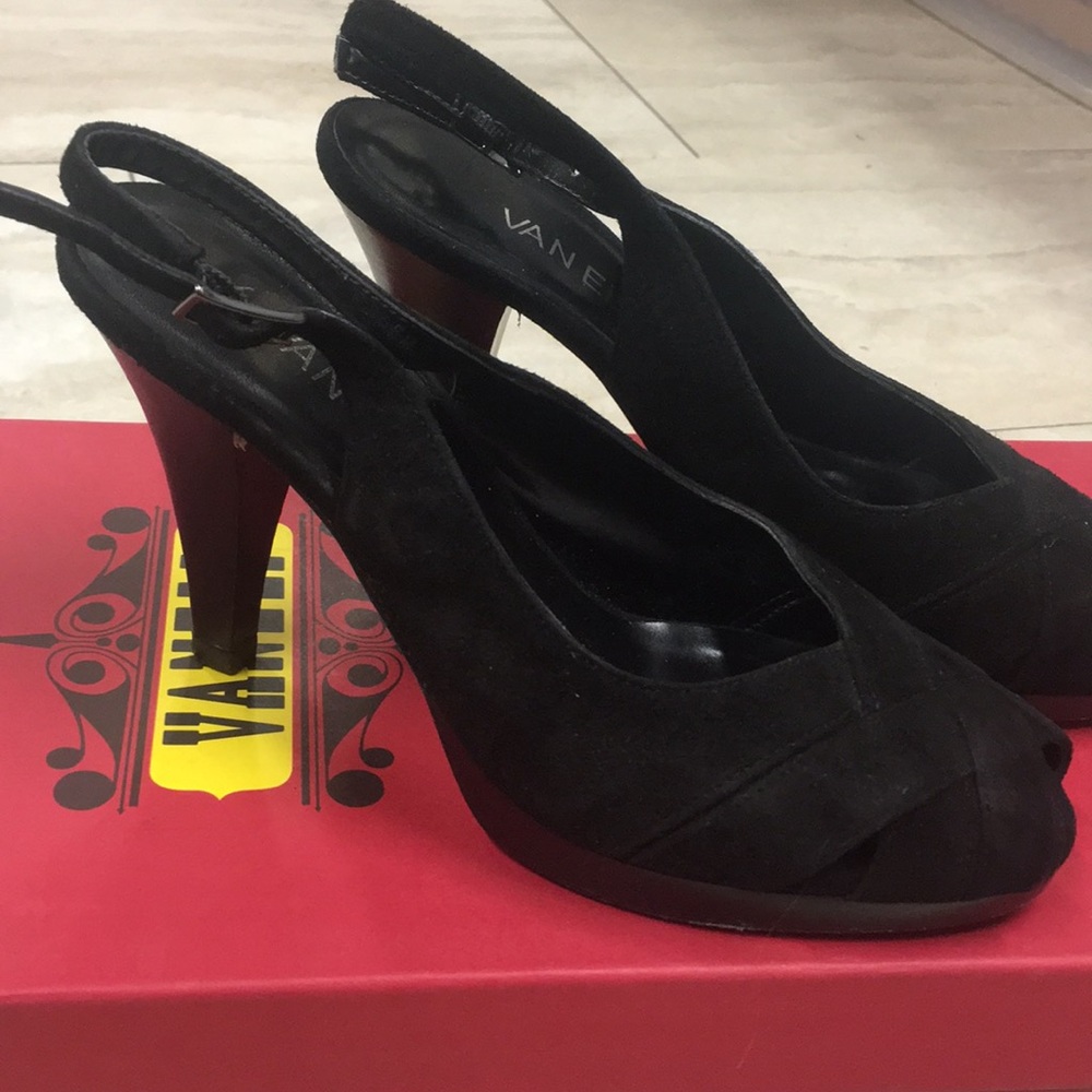 Vaneli suede open toe heels!